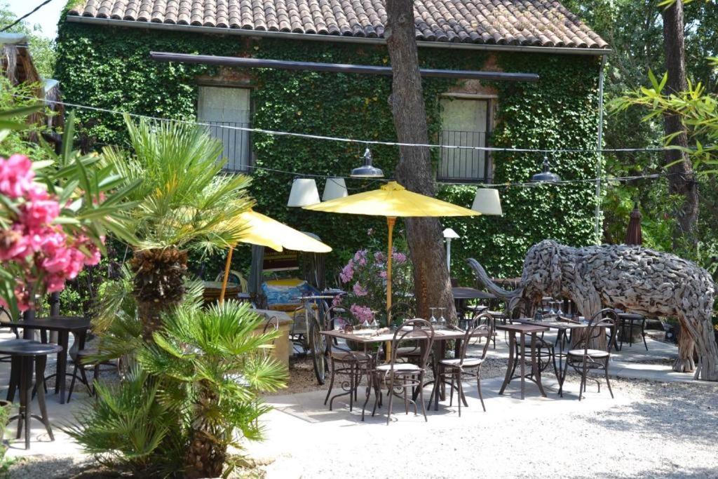 Hostellerie Le Paradou Lourmarin Exterior foto