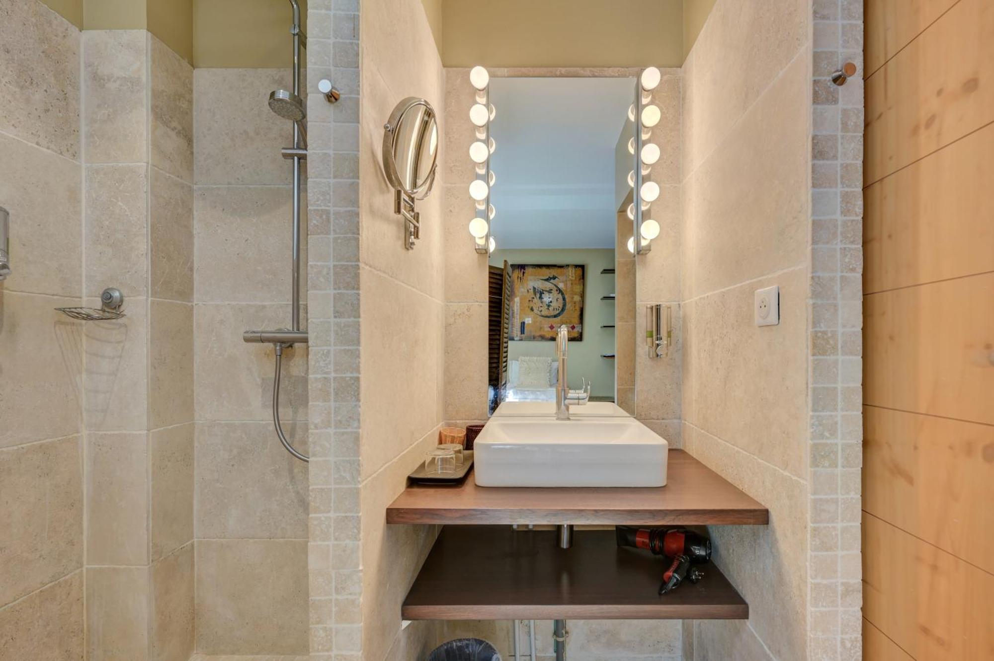Hostellerie Le Paradou Lourmarin Exterior foto